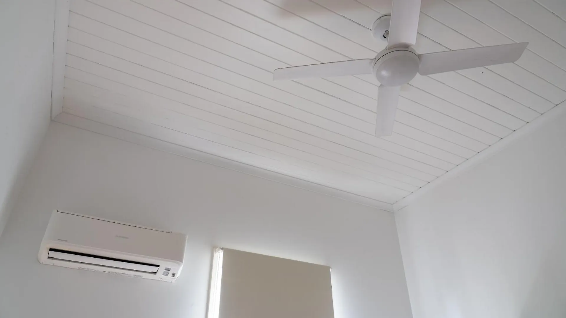 Hot Tub, Ice Bath, Gym, Sauna, Pool Table Coorparoo Haven Brisbane Homestay