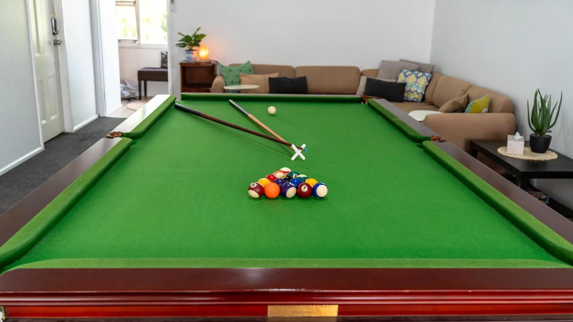 Homestay Hot Tub, Ice Bath, Gym, Sauna, Pool Table Coorparoo Haven Brisbane